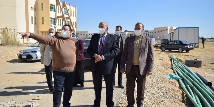 رئيس جامعة بني سويف يتفقد الأعمال الإنشائية بالجامعة الأهلية