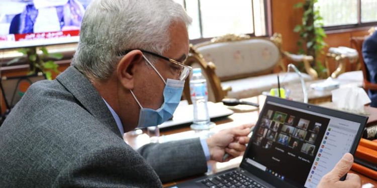 رئيس جامعة المنوفية: مناقشة الرسائل العلمية بحضور أقل من 10 أشخاص