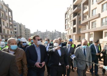 رئيس جامعة القاهرة: مدينة كاملة 425 عمارة بالمشروع الإسكاني.. و5 آلاف شقة