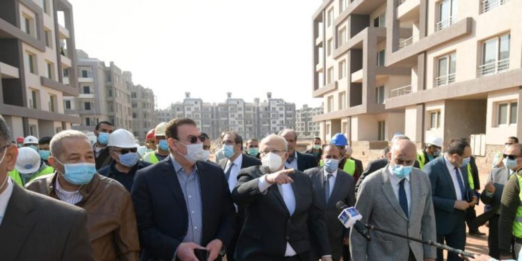 رئيس جامعة القاهرة: مدينة كاملة 425 عمارة بالمشروع الإسكاني.. و5 آلاف شقة