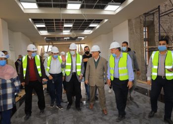 "السعيد" يتفقد مبنى المدرجات ومقر جامعة بنها الأهلية بالعبور|صور