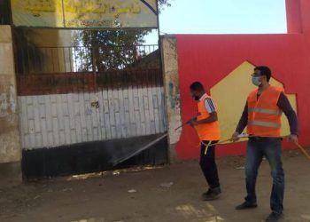 نقابة المعلمين بملوي تساهم في تطهير المدارس خلال الإجازة الدراسية