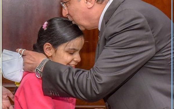 محافظ الإسكندرية يكرم 3 أشقاء مكفوفين حافظين للقرآن الكريم "صور"