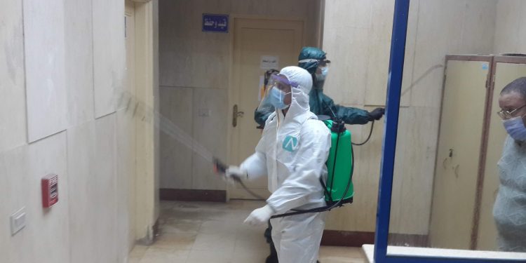 قاعدة مطروح الجوية تعقم ديوان مديرية التعليم بالمحافظة