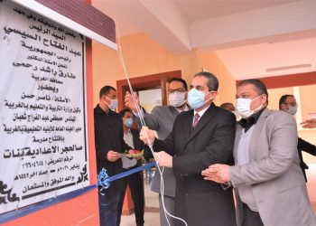 محافظ الغربية يفتتح مدرستين بمركز بسيون بتكلفة 10 مليون جنيه