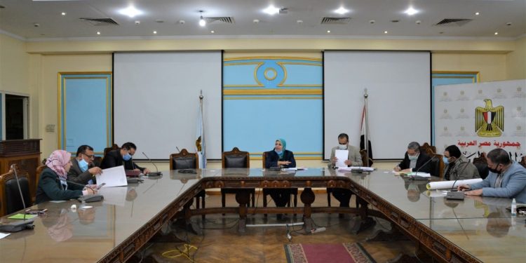 التعليم تبحث تفعيل مبادرة "Hands on" لتدريب الطلاب على تنمية الابتكارات والأفكار