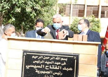 رئيس جامعة المنوفية يضع حجر أساس مبنى المدرجات الجديد بالتربية النوعية بأشمون