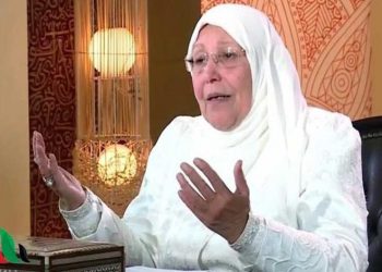 "محبتي لها لا تغيب".. كيف نعى رئيس جامعة القاهرة عبلة الكحلاوي؟