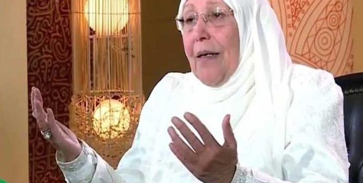 "محبتي لها لا تغيب".. كيف نعى رئيس جامعة القاهرة عبلة الكحلاوي؟