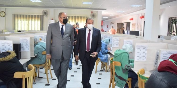 رئيس جامعة بني سويف يعلن موعد نتيجة امتحانات طلبة البكالوريوس بكلية الطب