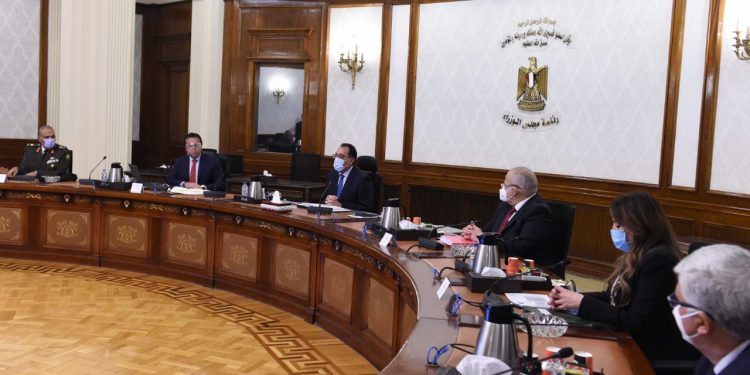 رئيس الوزراء يتابع الموقف التنفيذي لمشروع المعهد القومي للأورام الجديد ” مستشفيي 500500″