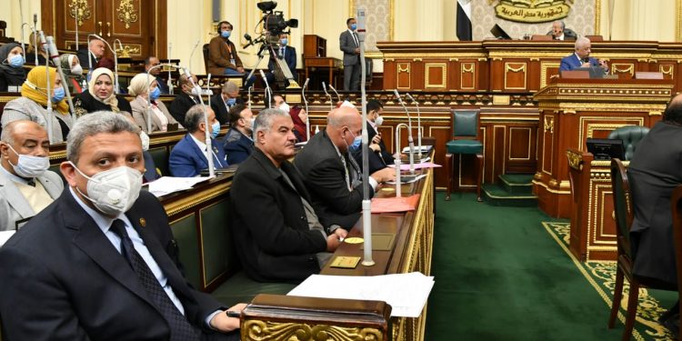 أمهات مصر: نقترح عقد اجتماع دوري بين  لجنة التعليم بالبرلمان والوزارة "وجروبات الماميز"
