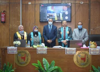 جامعة سوهاج تناقش رسالة دكتوراه عن تنمية مهارات القراءة الناقدة لطلاب اللغة الإنجليزية