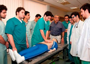 مفاجأة.. استكمال امتحانات طلاب كليات الطب