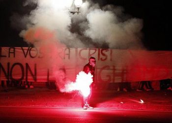 وقفات احتجاجية للطلاب بعد قرار العودة للمدارس في روما 