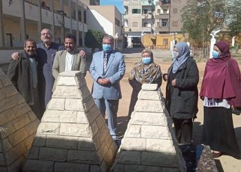 جامعة سوهاج تبحث أوجه التعاون مع مدرسة الأمل للصم وضعاف السمع