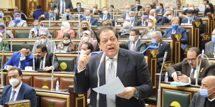  النائب أبو العينين وكيل مجلس النواب: أرقام براءات الاختراع "متواضعة" ويجب زيادة مكافآت المبدعين