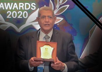 رئيس جامعة القاهرة ينعي الدكتور جمال درويش