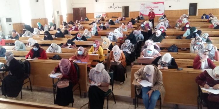 هدوء تام يسود لجان استكمال امتحان الفرقة السادسة بكلية طب الأزهر