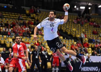 أولياء أمور مصر يطلق هاشتاج شجع فراعنة اليد من بيتك