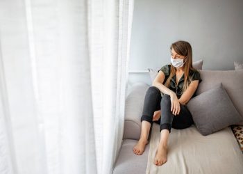 جامعة مانشستر البريطانية تدرس تأثير جائحة كورونا على الصحة العقلية