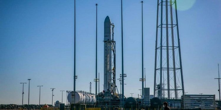 "ظبي سات" في طريقه إلى محطة الفضاء الدولية