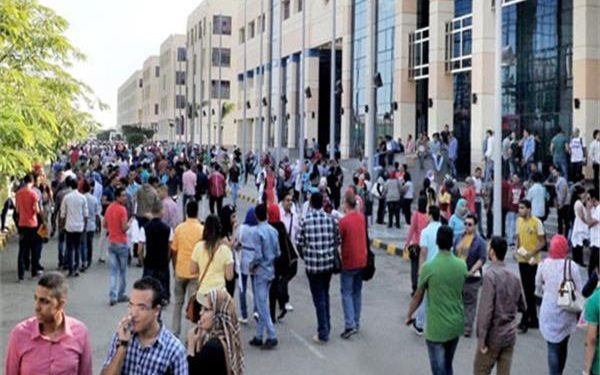 صدمة لطلاب الجامعات .. مصدر يرجح تقليص إجازة الفصل الدراسي الثاني