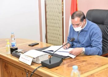 جامعة سوهاج تناقش إعداد لوائح لبرامج جامعتها الأهلية