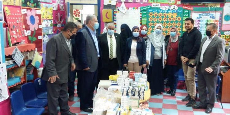 جامعة طنطا: فحص 834 حالة من أهالى «محلة خلف» وصرف العلاج مجانًا