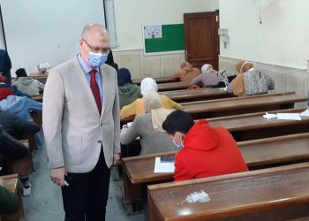 72515 طالبا يؤدون الامتحانات بـ"تجارة عين شمس"