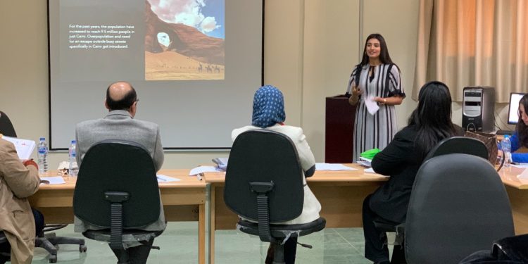 من هي طيف المقدم الحاصلة على جائزة الأفضل في مسابقة مجتمع العمارة العالمي