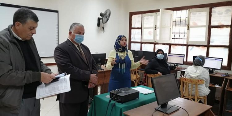القبيصى يشهد تدريبات معلمى المرحلة الإبتدائية على المنصات التعليمية "صور"