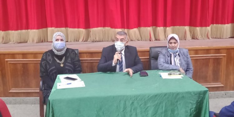 الجيار يجتمع بممثلى التعليم الخاص وأصحاب المدارس الخاصة بالجيزة