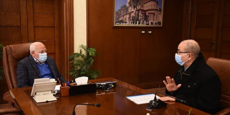 محافظ بورسعيد يتابع مستجدات العملية التعليمية ببورسعيد