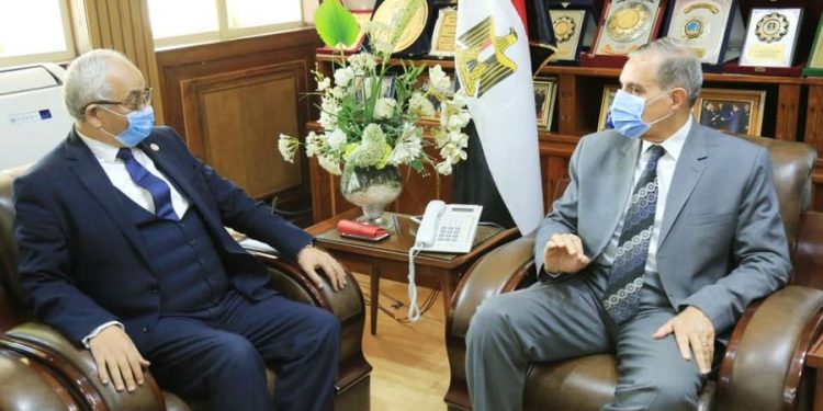 رضا حجازي: اقتراح لمجلس الوزراء لتغليظ عقوبة المتعرضين للمعلمين