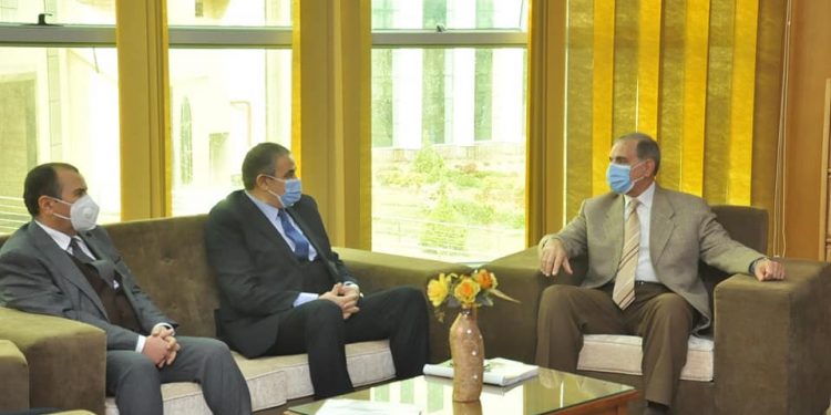 رئيس جامعة كفر الشيخ: التطبيق الحازم للإجراءات الاحترازية بشأن عقد الامتحانات