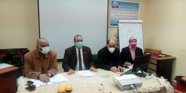 تعليم مطروح: 14 طالب داخل اللجنة وتعقيم مستمر وغرفة عمليات لمتابعة امتحانات منصف العام