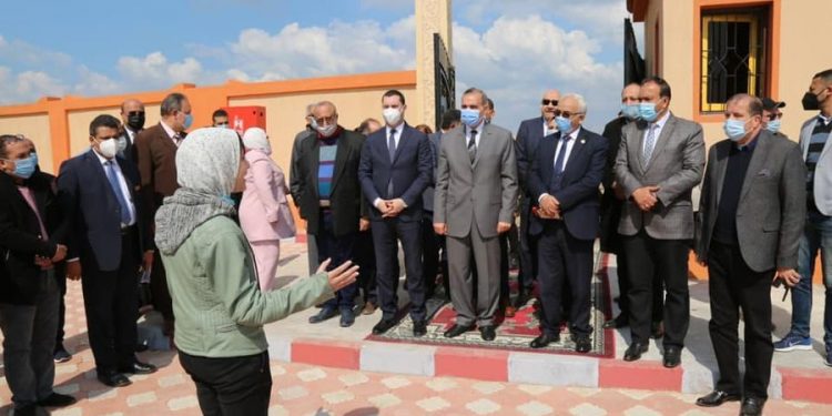 بحضور نائب وزير التعليم محافظ كفر الشيخ يفتتح المدرسة الدولية للغات "صور"