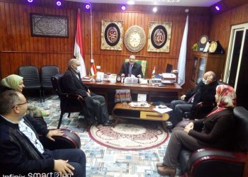 محافظ مطروح يزف بشرى سارة للعاملين بمدن غرب المحافظة