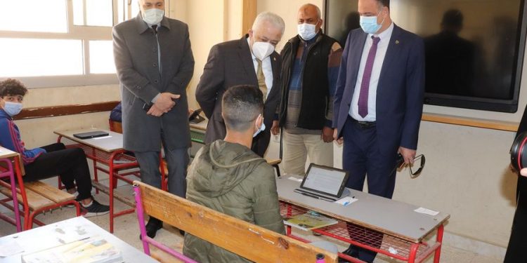 طارق شوقي يتفقد لجان القاهرة ويؤكد: تبذل جهدًا هائلاً لإتمام الامتحانات أثناء جائحة كورونا