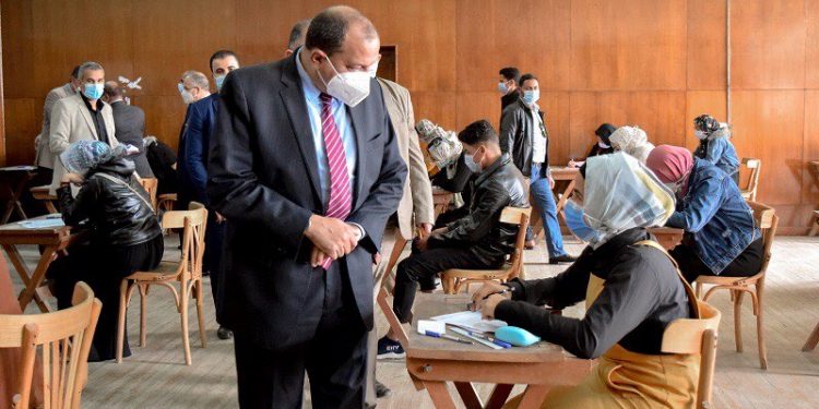 رئيس جامعة بني سويف: خطة متكاملة لتطبيق الإجراءات الاحترازية بالامتحانات