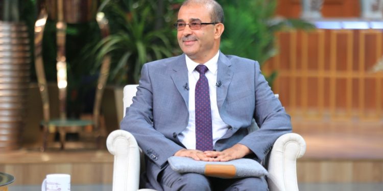 من هو العالم المصري حسن حلمي صاحب اكتشاف معدن "بحريات"؟