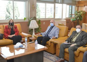 جامعة الفيوم تبحث سبل التعاون مع مجلس الأعمال الأفريقي