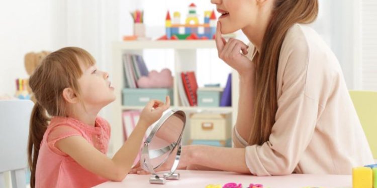 الإرشاد النفسي جامعة حلوان ينظم دورة تدريبية شاملة عن التخاطب