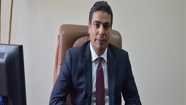 الدكتور عادل عبدالغفار