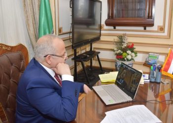 موازنة الدولة سينمار علمي في جامعة القاهرة بحضور وزير المالية