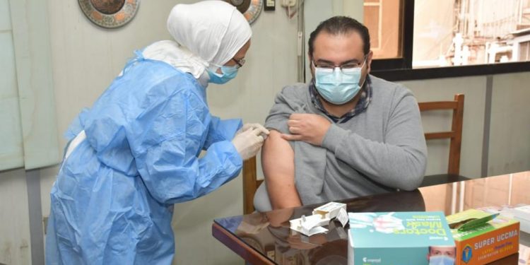 المنافسة على أشدها.. انطلاق ماراثون تطعيمات المستشفيات الجامعية