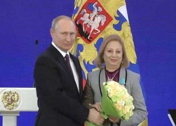 مكارم الغمري.. الحاصلة على وسام بوشكن واختيرت في الموسوعة القومية للشخصيات المصرية  