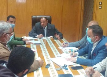 نائب رئيس جامعة الأزهر يعقد اجتماعا مع ممثلي شركة "المقاولون العرب وايجيكو"