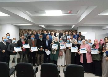 رئيس تطوير الوافدين تكرم المعلمين المشاركين في برنامج" تدريس المعلمين للاجئين من الوافدين والمهاجرين"